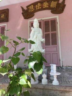 Tôn tượng mẹ quan âm