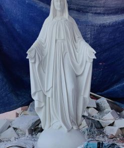 Tượng mẹ Ban Ơn