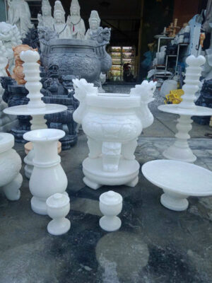 Chân đèn, bình hoa